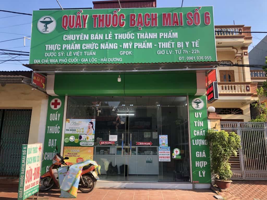 Nhà thuốc dán Poster MHcare